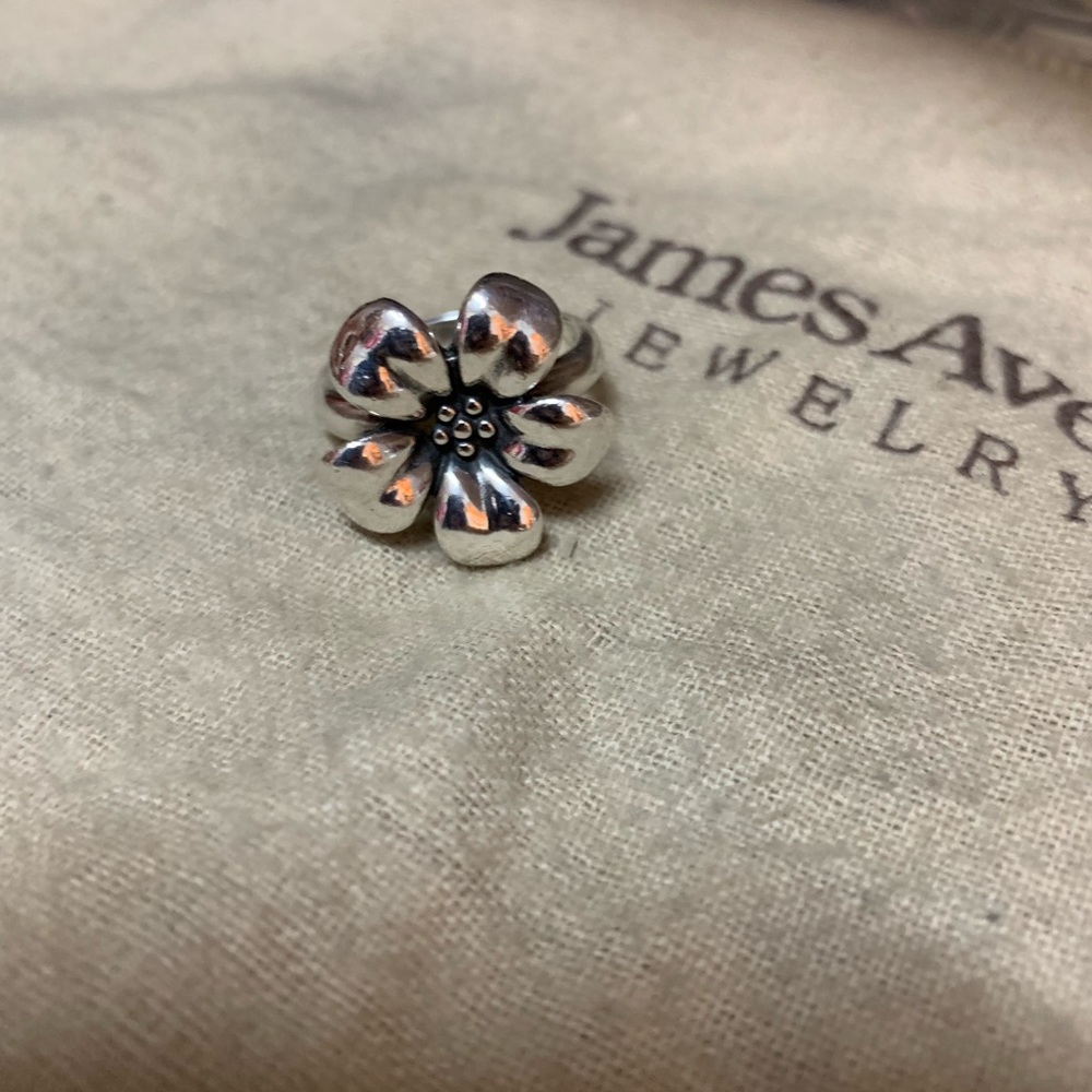 James Avery flower ring size 7 1/2..